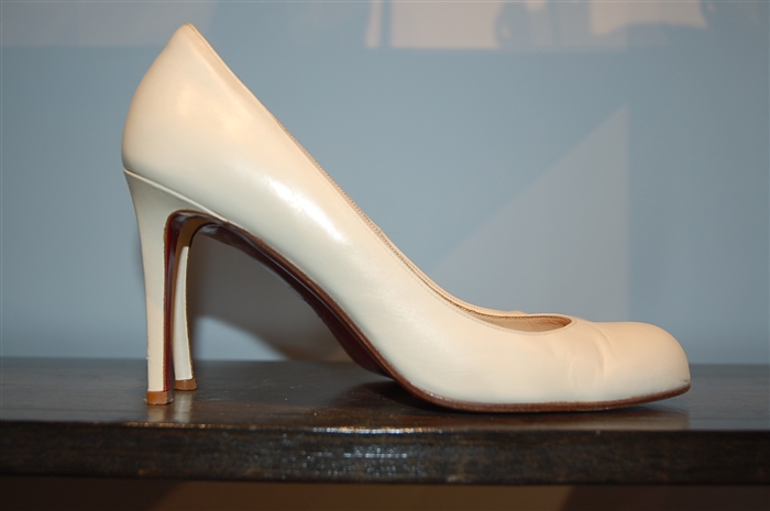Ivory Christian Louboutin Pumps, size 8.5