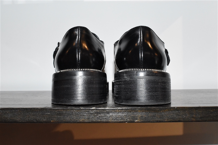 Black Leather Louis Vuitton Loafer, size 9