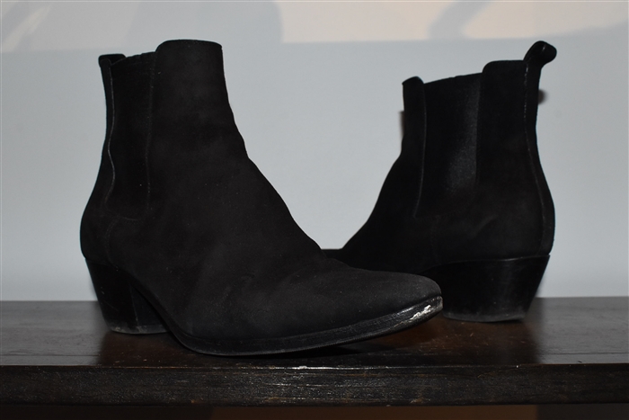 Black Leather Saint Laurent Chelsea Boots, size 8