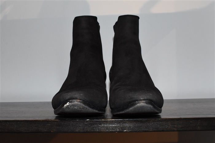 Black Leather Saint Laurent Chelsea Boots, size 8