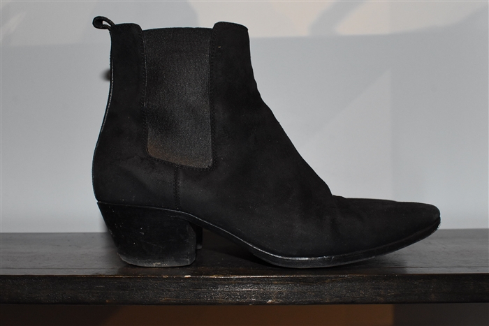 Black Leather Saint Laurent Chelsea Boots, size 8