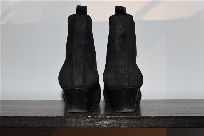 Black Leather Saint Laurent Chelsea Boots, size 8