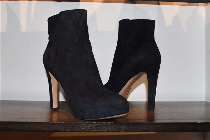 Navy Gianvito Rossi Ankle Boots, size 9.5
