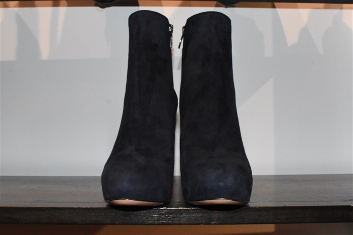Navy Gianvito Rossi Ankle Boots, size 9.5
