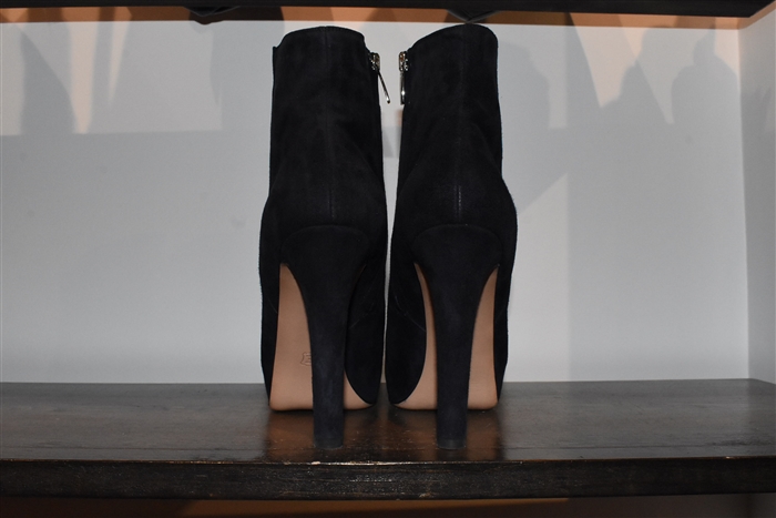 Navy Gianvito Rossi Ankle Boots, size 9.5