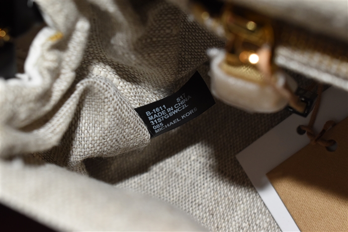 White Leather Michael Kors Collection Clutch, size L