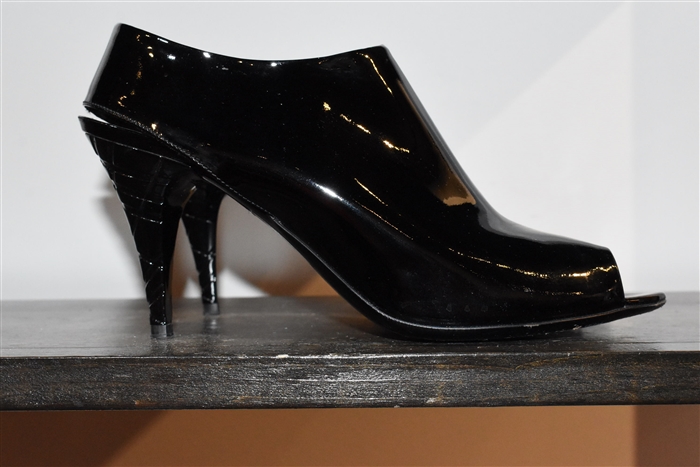 Black Patent Burberry Peep-Toe, size 10
