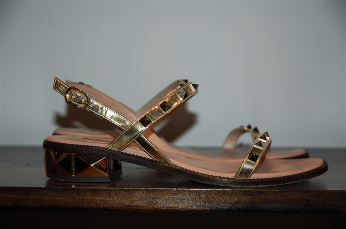 Gold Valentino Sandal, size 6.5