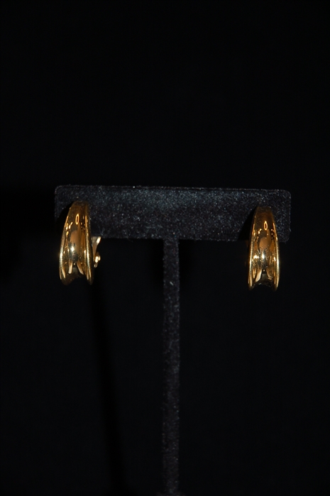 Gold Nina Ricci Earrings, size O/S