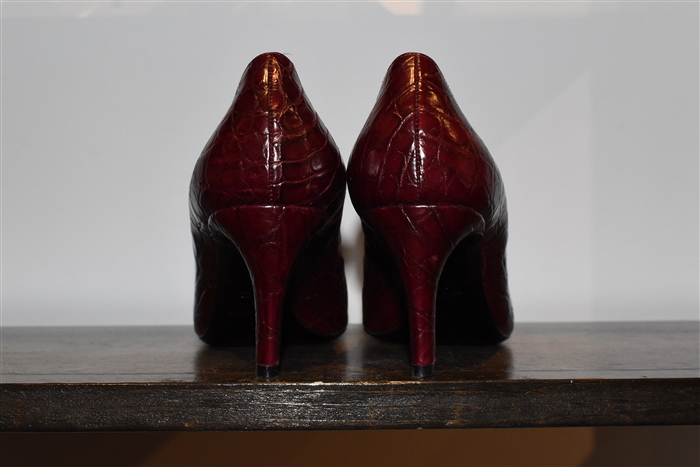 Cranberry Giorgio Armani Pumps, size 9.5