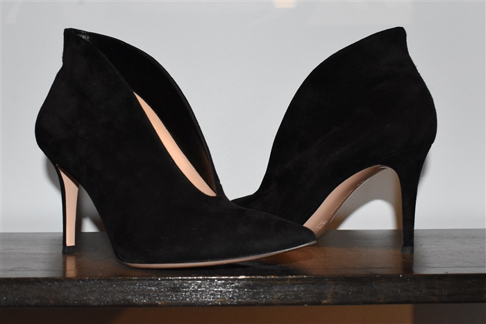 Black Suede Gianvito Rossi Booties, size 8.5