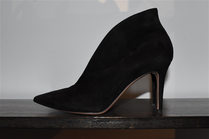 Black Suede Gianvito Rossi Booties, size 8.5