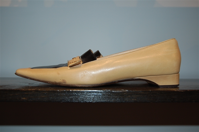 Warm Beige Chanel - Vintage Loafer, size 9