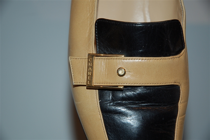Warm Beige Chanel - Vintage Loafer, size 9