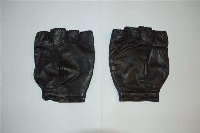 Black Leather Marc by Marc Jacobs Gloves, size O/S