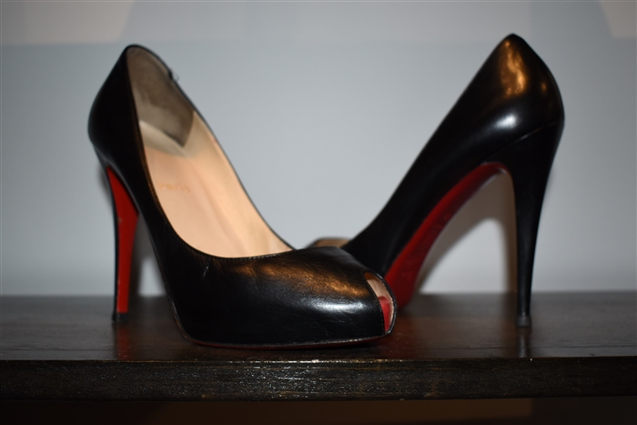 Black Leather Christian Louboutin Peep-Toe, size 9.5