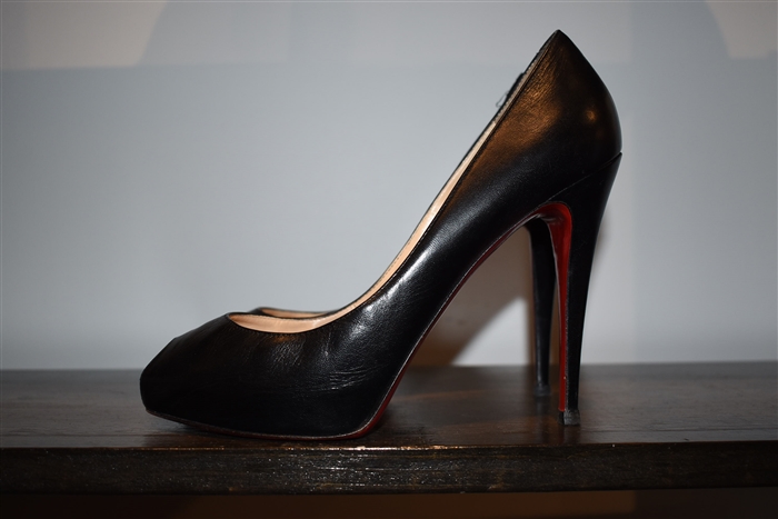 Black Leather Christian Louboutin Peep-Toe, size 9.5
