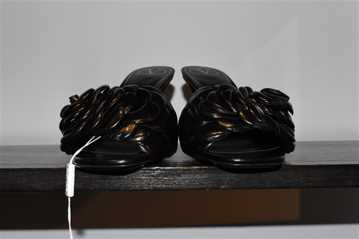 Black Leather Valentino Sandal, size 9.5