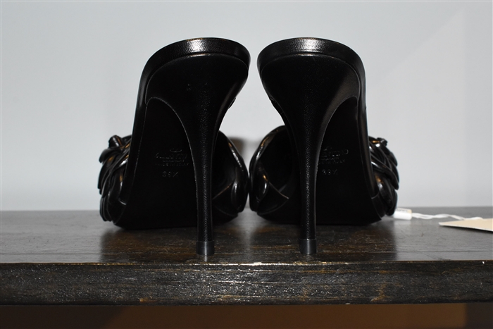 Black Leather Valentino Sandal, size 9.5