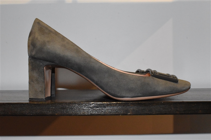 Lead Giorgio Armani Pumps, size 9