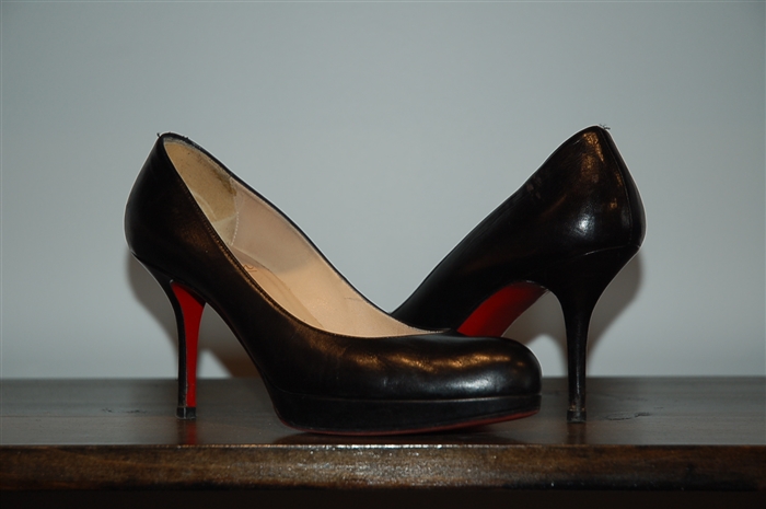 Black Leather Christian Louboutin Pumps, size 6
