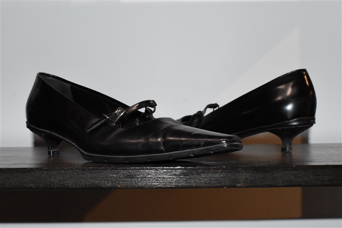 Black Leather Prada Kitten Heels, size 7