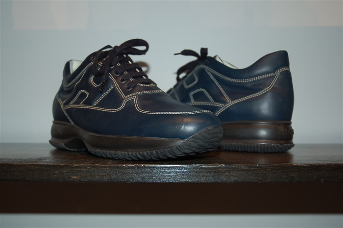Navy Hogan Sneaker, size 10