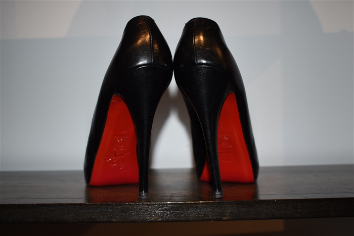 Black Leather Christian Louboutin Peep-Toe, size 11