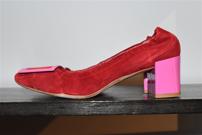 Red Suede Roger Vivier Pumps, size 8