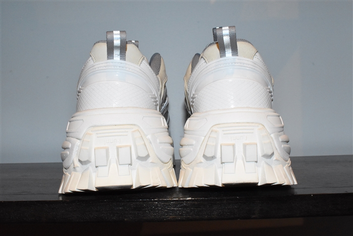 White Leather Juun J Sneaker, size 9