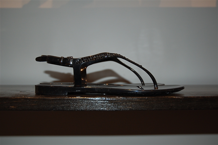Shiny Black Valentino Sandal, size 7