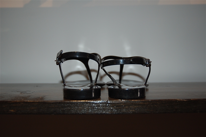 Shiny Black Valentino Sandal, size 7