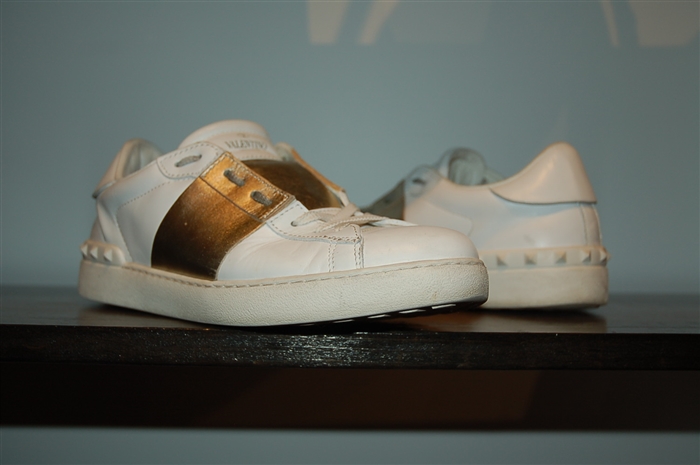 White Leather Valentino Sneaker, size 8