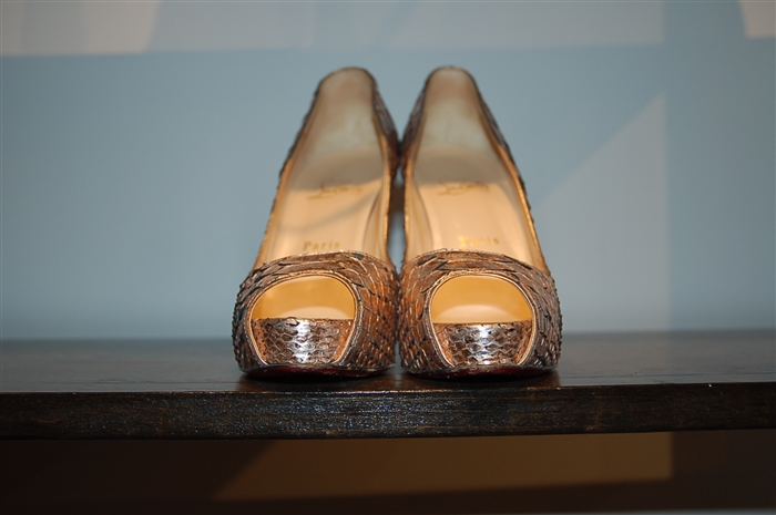Rose Gold Christian Louboutin Peep-Toe, size 6.5