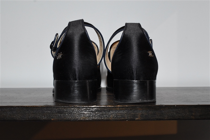 Black & Navy Chanel Loafer, size 7.5