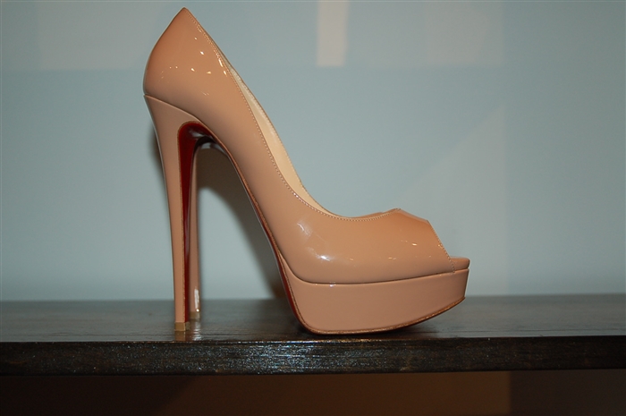 Nude Christian Louboutin Peep-Toe, size 9