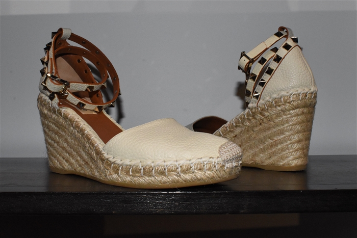 Cream Valentino Wedge, size 8