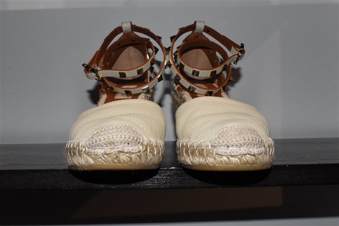 Cream Valentino Wedge, size 8