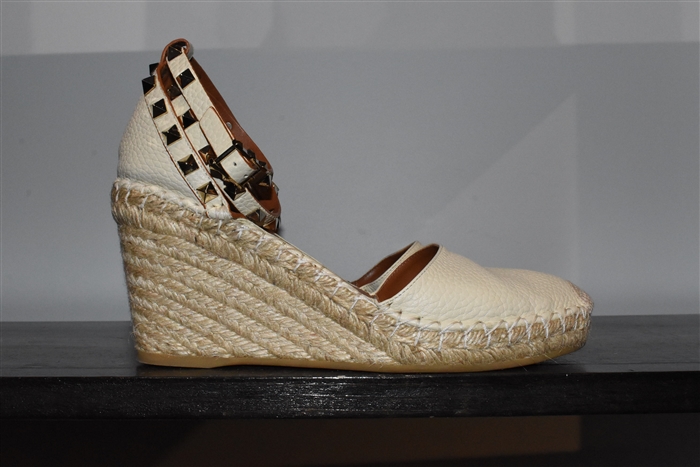 Cream Valentino Wedge, size 8