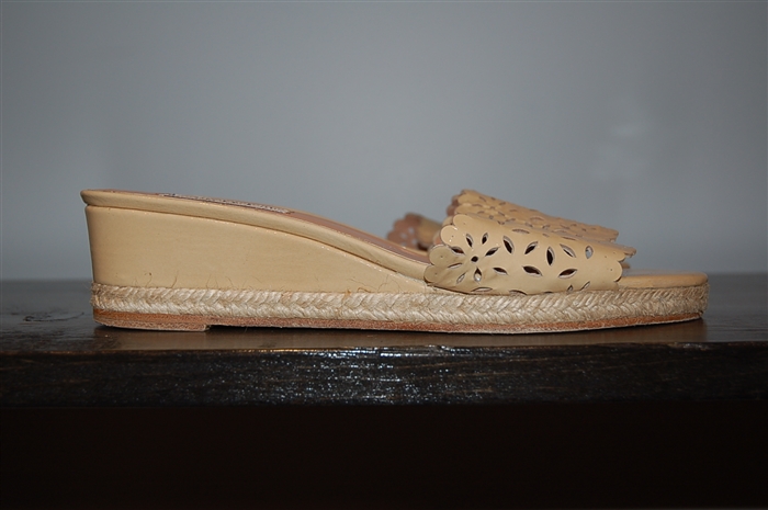 Beige Oscar de la Renta Sandal, size 8