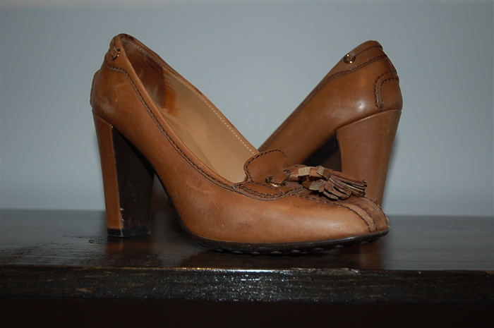Aged Leather Car Shoe Heels, size 7