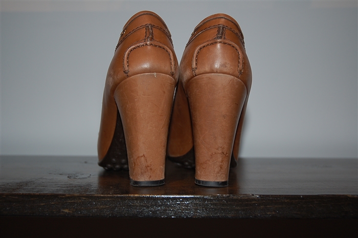 Aged Leather Car Shoe Heels, size 7