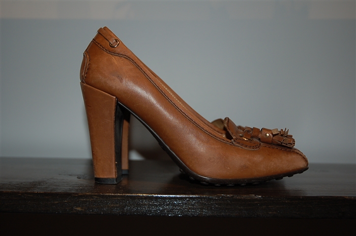 Aged Leather Car Shoe Heels, size 7