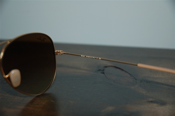 Gold Ray Ban Sunglasses, size O/S