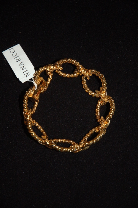 Gold Nina Ricci Bracelet, size O/S