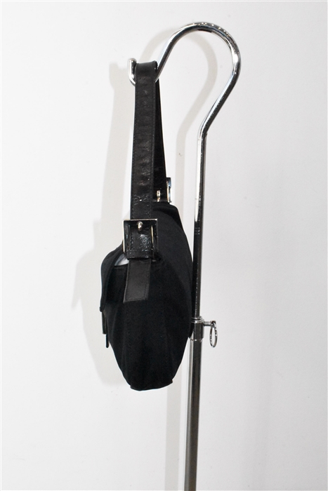 Basic Black Fendi Shoulder Bag, size S