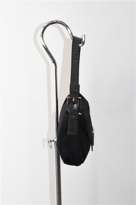 Basic Black Fendi Shoulder Bag, size S