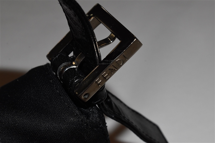 Basic Black Fendi Shoulder Bag, size S
