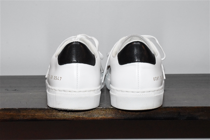 White Leather Common Projects Sneaker, size 8