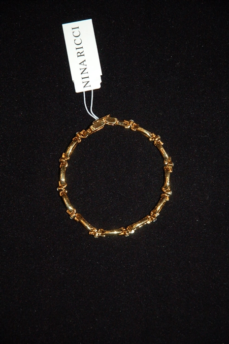 Gold Nina Ricci Bracelet, size O/S